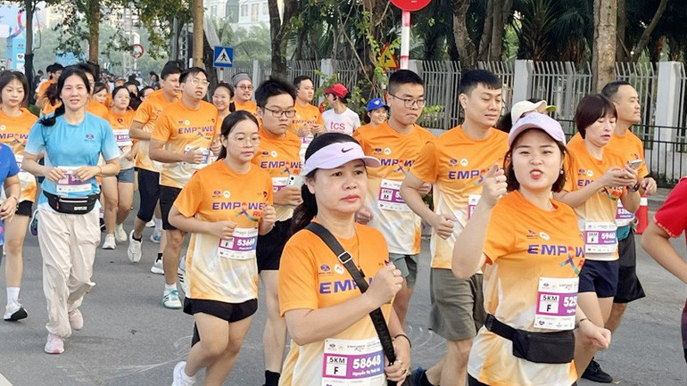 Hơn 3.000 vận động viên tham gia Giải chạy "Hành trình tiếp sức" lần thứ II. c6.jpg