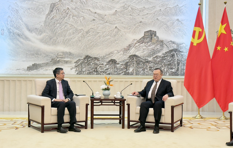 Đại sứ Việt Nam tại Trung Quốc Phạm Thanh Bình và Trưởng Ban Liên lạc Đối ngoại Trung ương Đảng Cộng sản Trung Quốc Lưu Kiến Siêu.