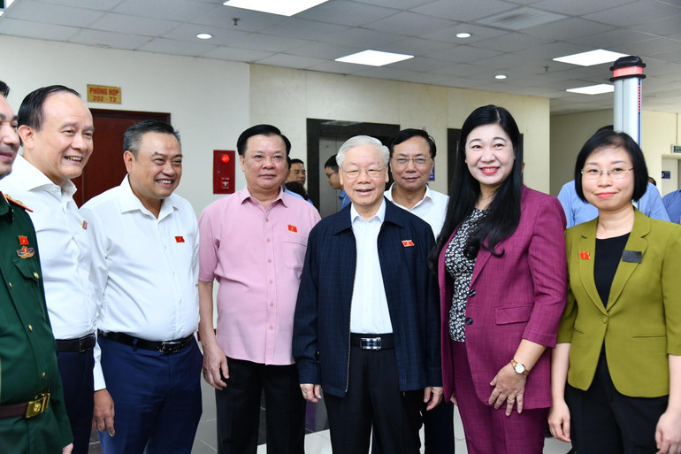 Tổng Bí thư Nguyễn Phú Trọng và các đại biểu dự hội nghị tiếp xúc cử tri đơn vị bầu cử số 1, Thành phố Hà Nội.