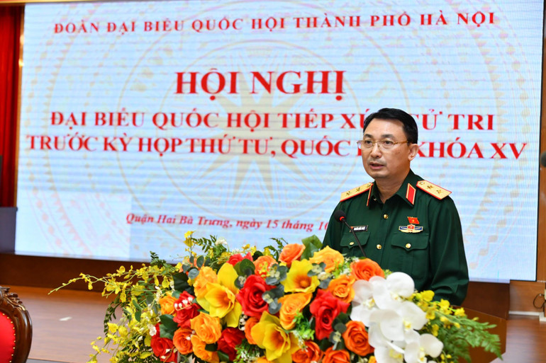 Tại hội nghị, cử tri đã nghe đại biểu Nguyễn Quốc Duyệt (Ủy viên Ban Thường vụ Thành ủy, Tư lệnh Bộ Tư lệnh Thủ đô Hà Nội) báo cáo về dự kiến nội dung kỳ họp thứ tư, Quốc hội khóa XV.