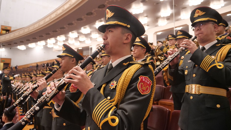 Đội quân nhạc tại phiên khai mạc kỳ họp.