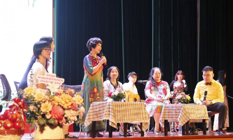 Những buổi workshop, trao đổi kinh nghiệm giữa người tự kỷ và xã hội cùng nhìn nhận về hội chứng tự kỷ. (Ảnh: CLB cung cấp)