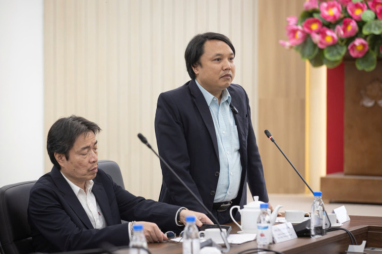 Tiến sĩ Tạ Ngọc Trí, Phó Vụ trưởng Vụ Giáo dục phổ thông, Bộ Giáo dục và Đào tạo chia sẻ tại tọa đàm. (Ảnh: nhandan.vn)