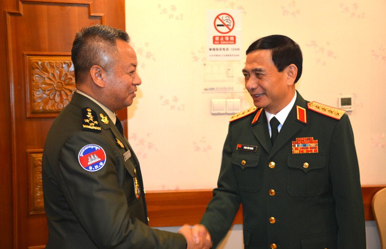 Đại tướng Phan Văn Giang gặp song phương Phó Thủ tướng, Bộ trưởng Quốc phòng Campuchia Tea Seiha.