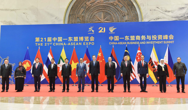 Lãnh đạo Trung Quốc và các nước ASEAN tại lễ khai mạc.