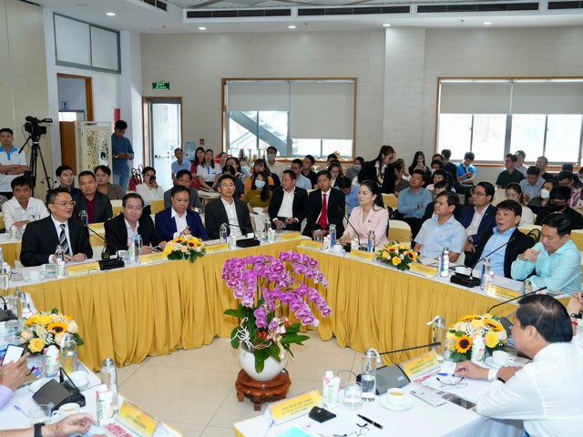 Tọa đàm “Xây dựng thương hiệu quốc gia cho nông sản Việt” ghi nhận nhiều quan điểm, đề xuất có trách nhiệm của các doanh nghiệp trong ngành. Ảnh: ĐỘC LẬP