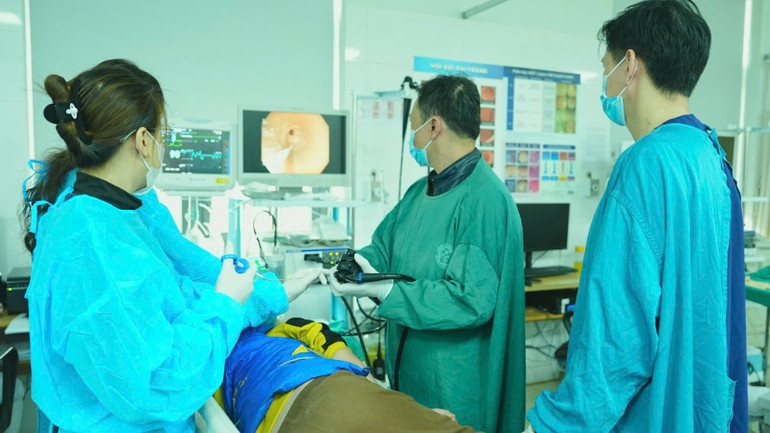 Ứng dụng kỹ thuật cao để khám, điều trị cho người bệnh tại Bệnh viện Bạch Mai.