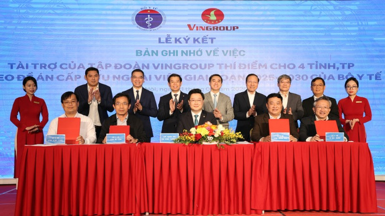 Tập đoàn Vingroup ký kết Biên bản ghi nhớ hợp tác triển khai thí điểm cấp cứu ngoại viện với Hải Phòng, Hà Tĩnh, Khánh Hòa và Kiên Giang.