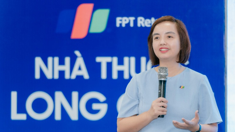 Bà Nguyễn Đỗ Quyên, Giám đốc Điều hành hệ thống nhà thuốc và tiêm chủng FPT Long Châu. Bà Nguyễn Đỗ Quyên, Giám đốc Điều hành hệ thống nhà thuốc và tiêm chủng FPT Long Châu.