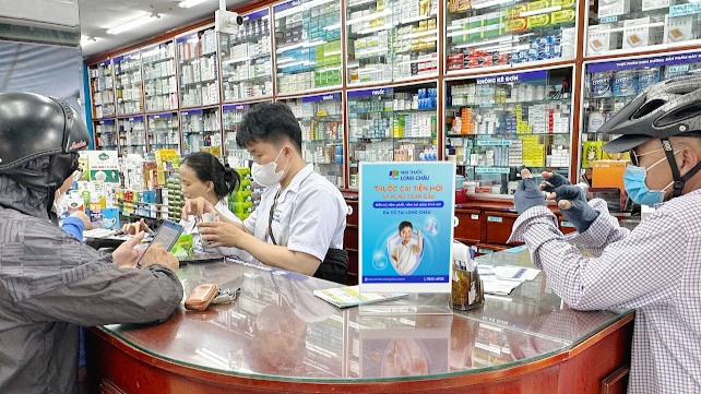 Hệ thống nhà thuốc Long Châu đẩy mạnh hợp tác các đối tác để mang đến những phương án điều trị hiệu quả cho người bệnh.