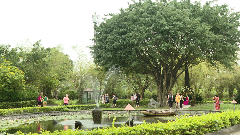 Những điểm du lịch nhiều cây xanh, hòa mình vào thiên nhiên được du khách yêu thích.
