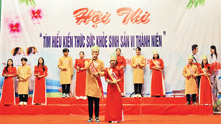 Hội thi "Tìm hiểu kiến thức sức khỏe sinh sản vị thành niên" do ngành Y tế huyện Hương Khê, tỉnh Hà Tĩnh tổ chức. Hội thi "Tìm hiểu kiến thức sức khỏe sinh sản vị thành niên" do ngành Y tế huyện Hương Khê, tỉnh Hà Tĩnh tổ chức.