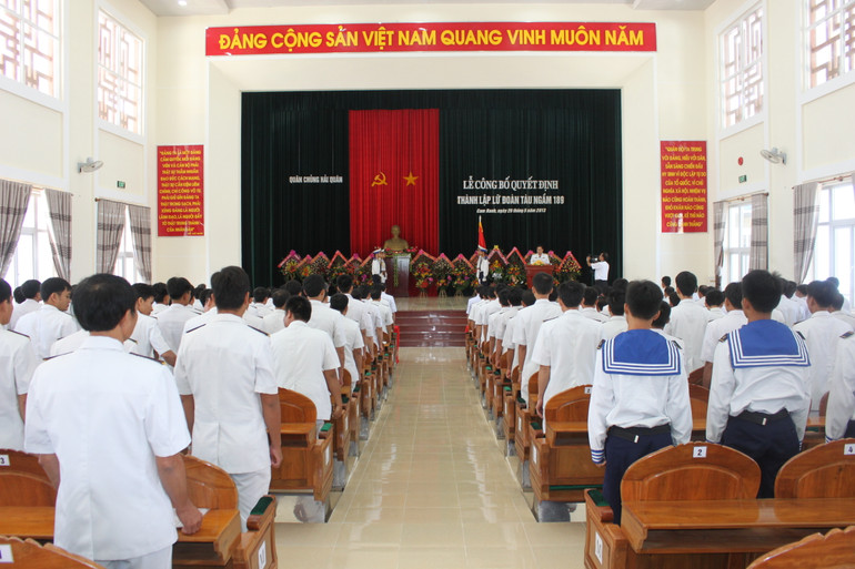 Quang cảnh lễ công bố quyết định thành lập Lữ đoàn 189 Quang cảnh lễ công bố quyết định thành lập Lữ đoàn 189