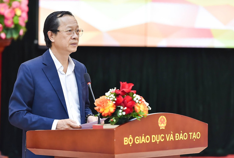 Thứ trưởng Giáo dục và Đào tạo Phạm Ngọc Thưởng phát biểu tại hội thảo.