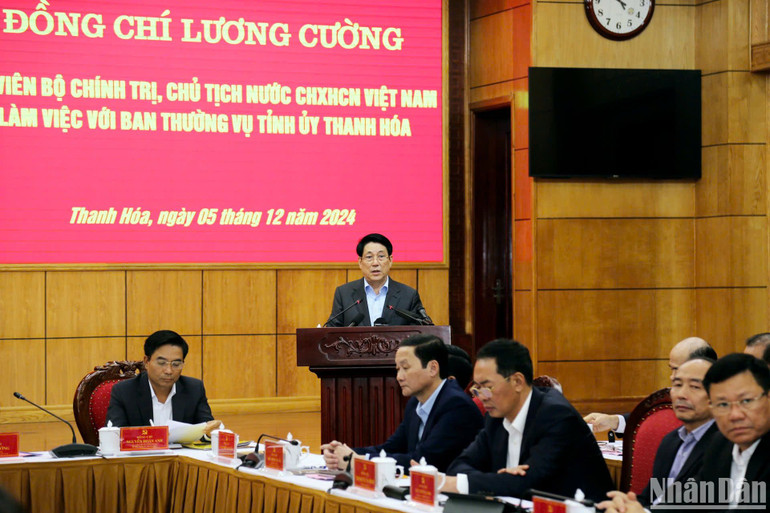 Chủ tịch nước làm việc với Ban thường vụ Tỉnh ủy Thanh Hóa.