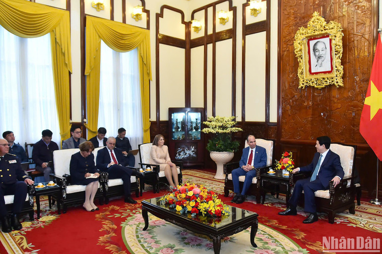 Chủ tịch nước tiếp Đại sứ Cuba tại Việt Nam.