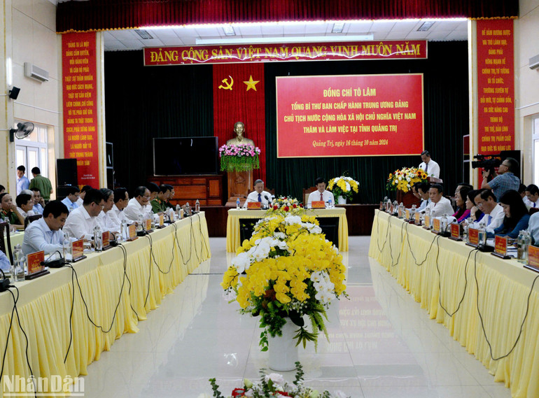 Toàn cảnh buổi làm việc. Toàn cảnh buổi làm việc.