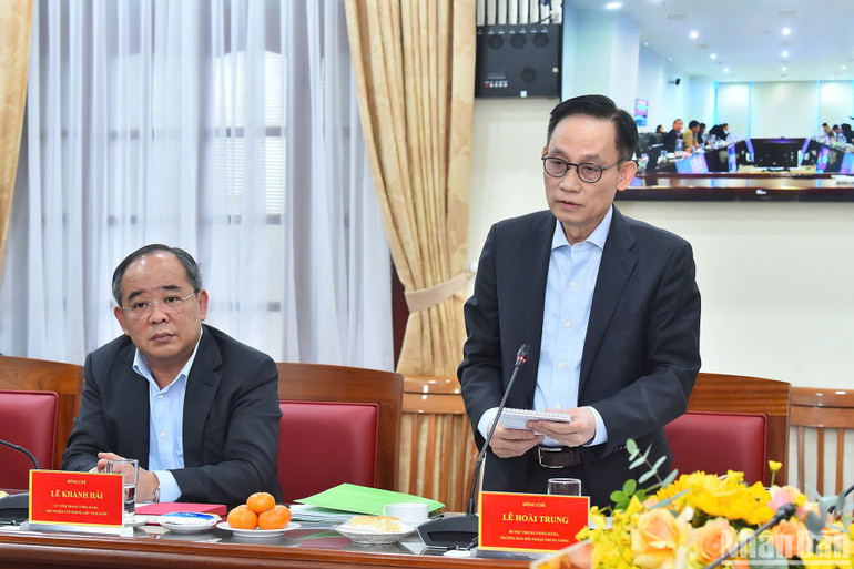 Trưởng Ban Đối ngoại Trung ương Lê Hoài Trung phát biểu ý kiến