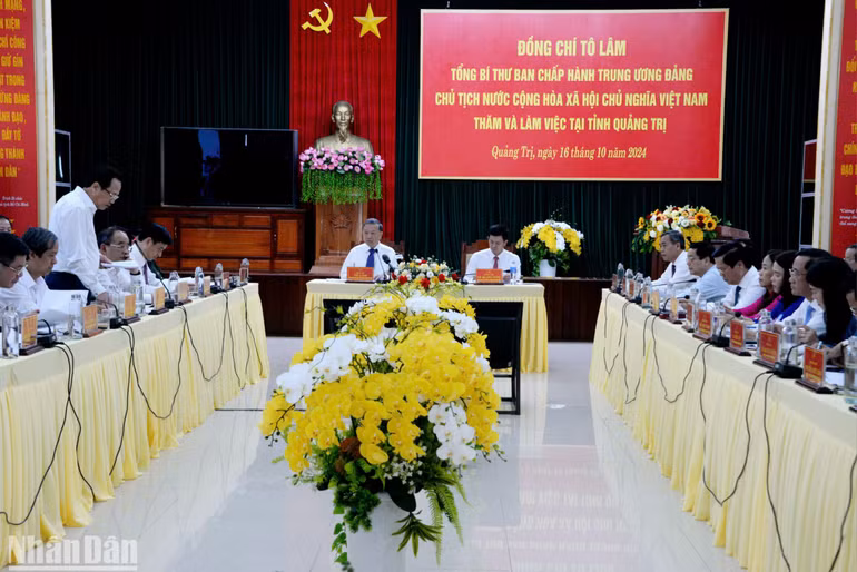 Lãnh đạo bộ, ngành giải đáp kiến nghị của tỉnh.