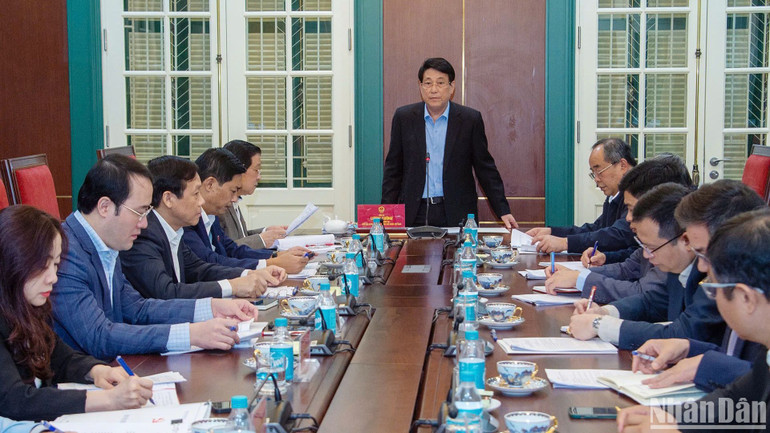 Toàn cảnh buổi làm việc.