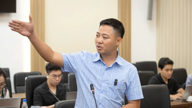 Ông Vũ Văn Chức - người sáng lập Trung tâm Hỗ trợ phát triển hòa nhập Hoa Xuyến Chi, tỉnh Bắc Giang chia sẻ tại tọa đàm trực tuyến “Tương lai nào cho trẻ tự kỷ?” do Báo Nhân Dân tổ chức.