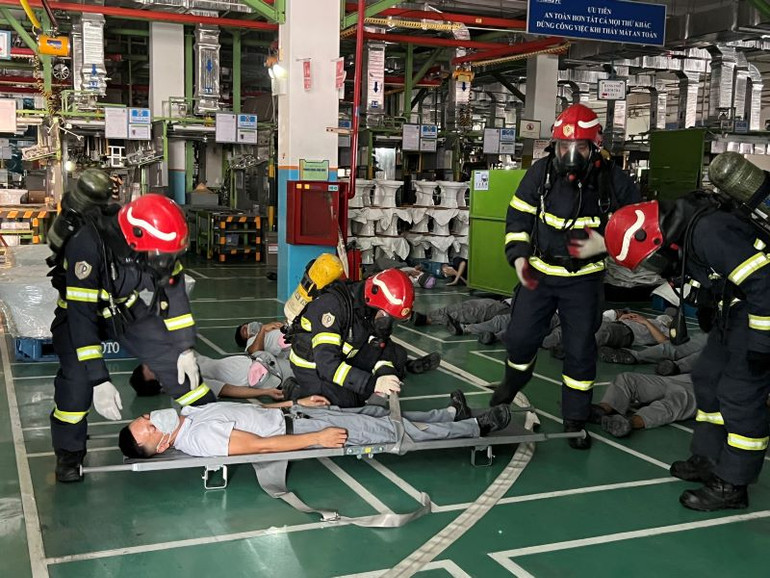Diễn tập cấp cứu người bị nạn. Diễn tập cấp cứu người bị nạn.