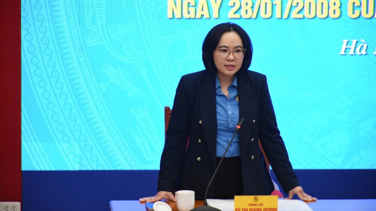 Trưởng Ban Tuyên giáo Tổng Liên đoàn Lao động Việt Nam Vũ Thị Giáng Hương báo cáo tổng kết cuộc thi.