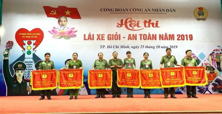Hội thi lái xe Công an nhân dân giỏi năm 2019.