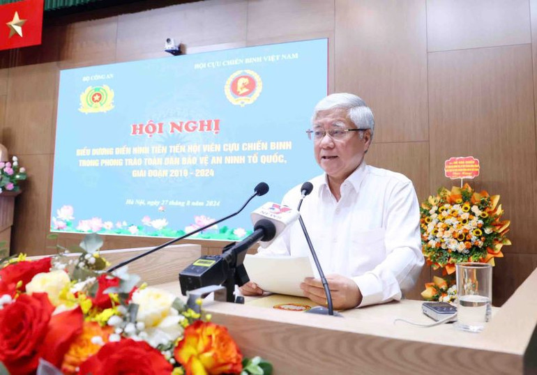 Chủ tịch Ủy ban Trung ương Mặt trận Tổ quốc Việt Nam Đỗ Văn Chiến phát biểu chỉ đạo hội nghị.