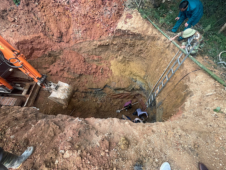 Hiện trường vụ sạt lở.