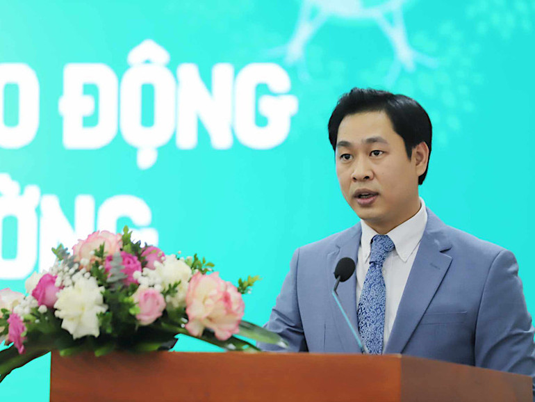 Phó Tổng biên tập Báo Lao động Nguyễn Đức Thành phát biểu khai mạc diễn đàn. Phó Tổng biên tập Báo Lao động Nguyễn Đức Thành phát biểu khai mạc diễn đàn.