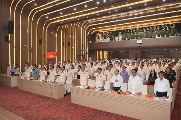 Các đại biểu tham dự hội nghị.