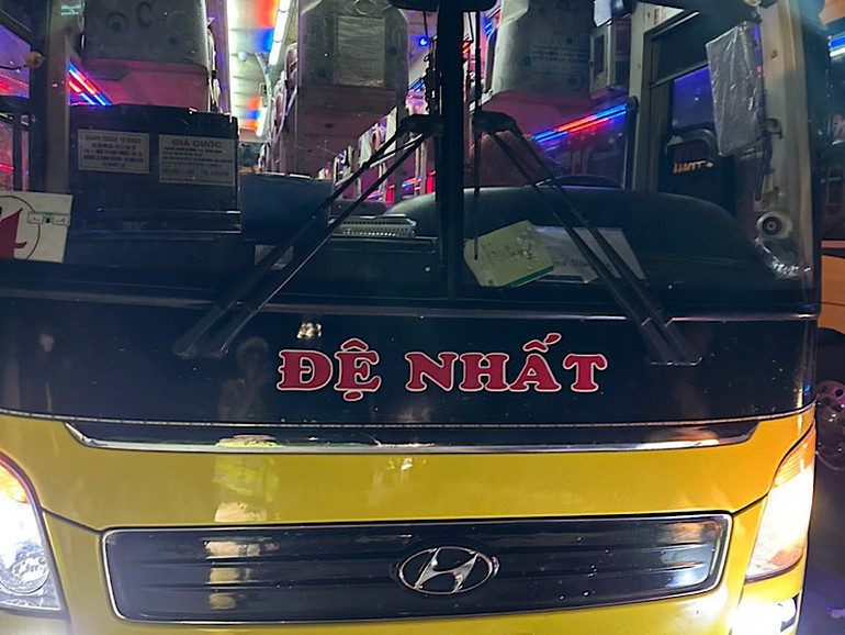 Tạm giữ phương tiện vi phạm.