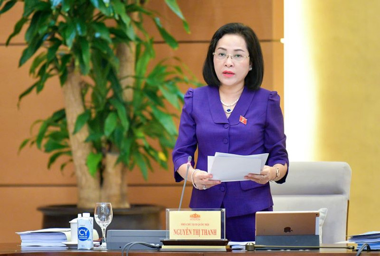 Phó Chủ tịch Nguyễn Thị Thanh điều hành nội dung phiên họp.