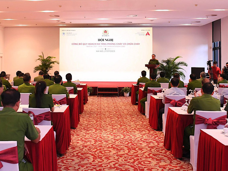 Toàn cảnh hội nghị.