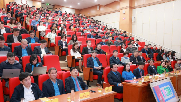 Các đại biểu dự hội nghị tại điểm cầu Tổng Liên đoàn Lao động Việt Nam.