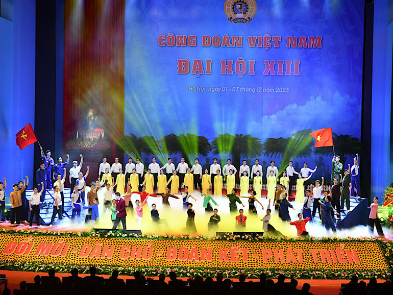 Chương trình nghệ thuật chào mừng đại hội.