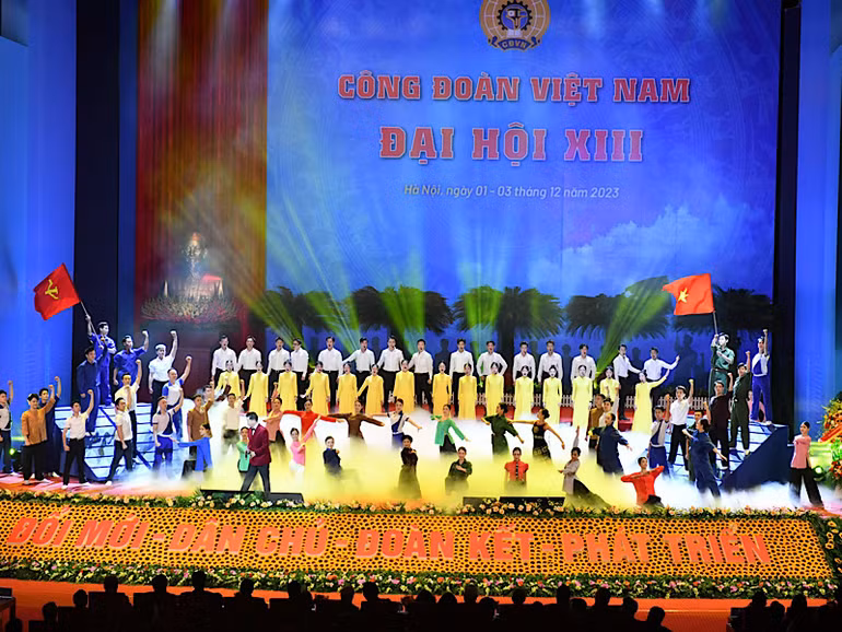 Chương trình nghệ thuật chào mừng đại hội.