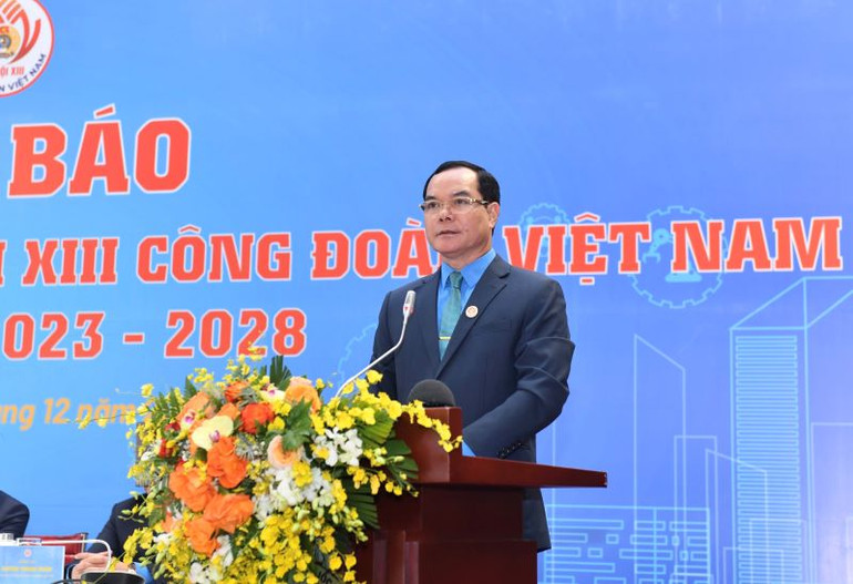 Đồng chí Nguyễn Đình Khang cảm ơn các cơ quan thông tấn, báo chí.