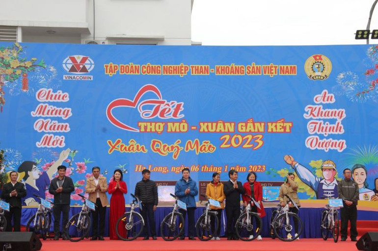 Chương trình Tết thợ mỏ- Xuân gắn kết năm 2023. Chương trình Tết thợ mỏ- Xuân gắn kết năm 2023.