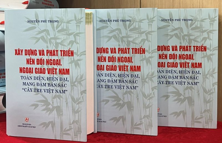 Cuốn sách “Xây dựng và phát triển nền đối ngoại, ngoại giao Việt Nam toàn diện, hiện đại, mang đậm bản sắc “cây tre Việt Nam”". Cuốn sách “Xây dựng và phát triển nền đối ngoại, ngoại giao Việt Nam toàn diện, hiện đại, mang đậm bản sắc “cây tre Việt Nam”".