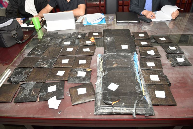 Tang vật của vụ án ma túy vận chuyển qua đường hàng không.