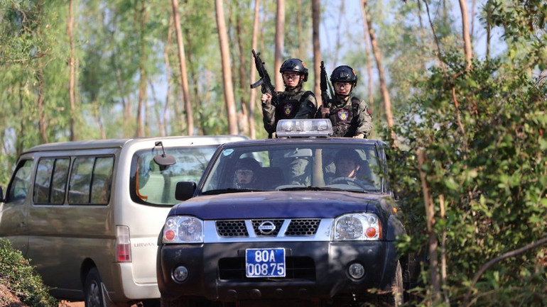 Thực hành giải cứu con tin.