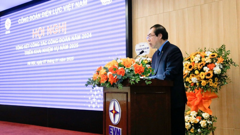 Chủ tịch Công đoàn EVN Đỗ Đức Hùng, phát biểu tại Hội nghị.