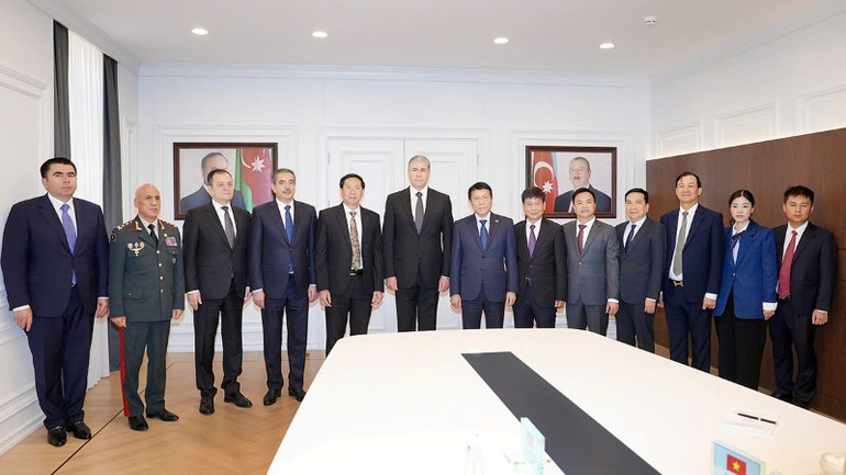 Đoàn đại biểu Bộ Công an Việt Nam hội đàm với Bộ Nội vụ Azerbaijan.