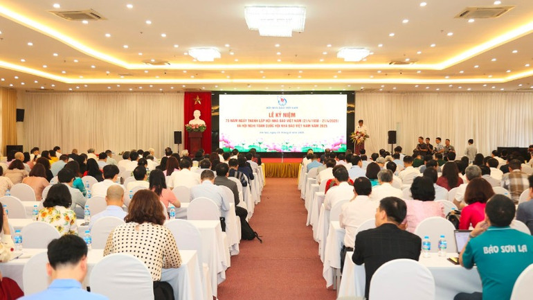 Toàn cảnh hội nghị. Toàn cảnh hội nghị.