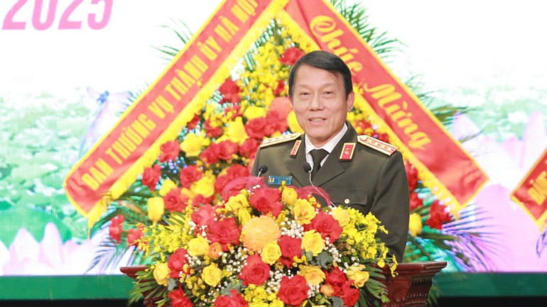 Bộ trưởng Công an Lương Tam Quang phát biểu.