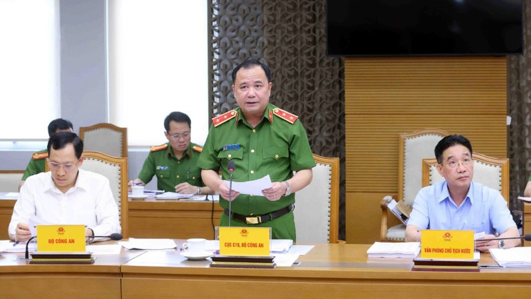 Đại diện Bộ Công an báo cáo tiến độ công tác đặc xá.