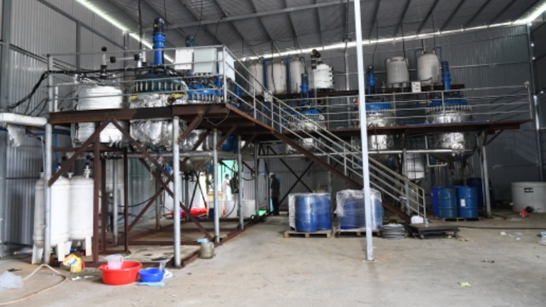 Dây chuyền sản xuất ma túy.