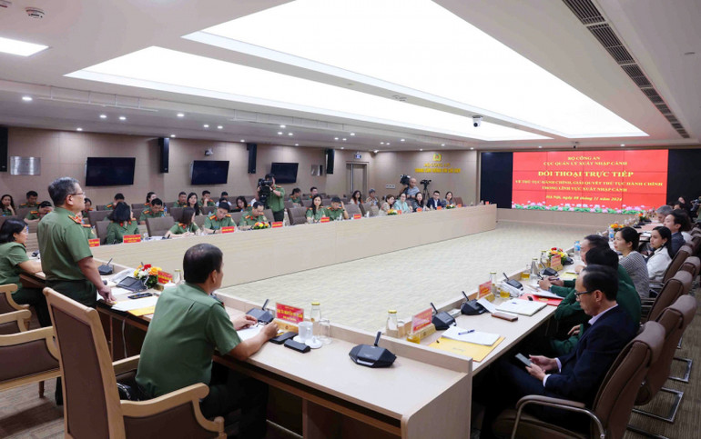 Toàn cảnh đối thoại.